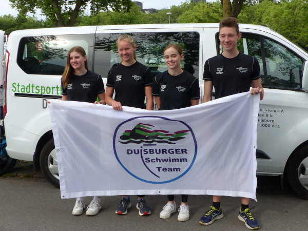 Luzie, Jette, Kim und Diego. Luzie, Jette, Kim und Diego.